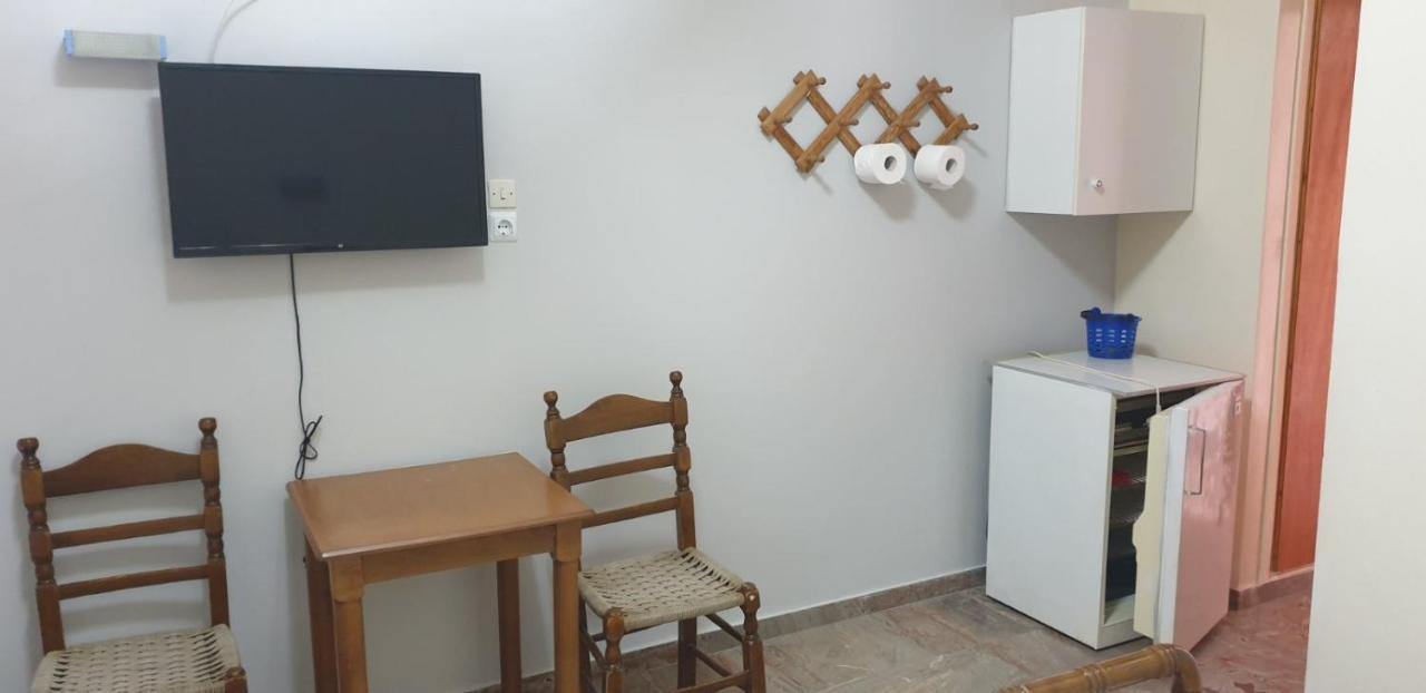 Pansion Marousa Méthana 외부 사진